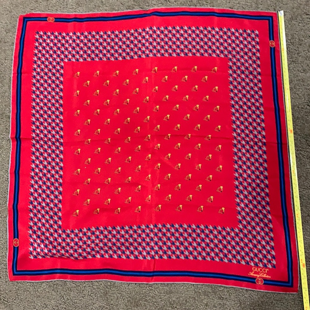 Authentic 💯 % Gucci silk scarf